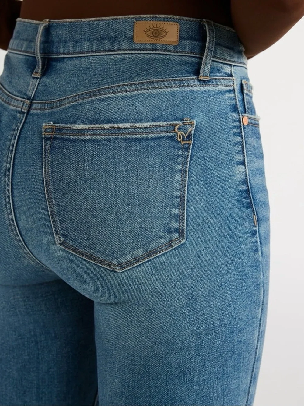 Sophie Vergara women’s size 6 melisa High-Rise Flared Women's Jeans in Blue,New - Picture 2 of 12